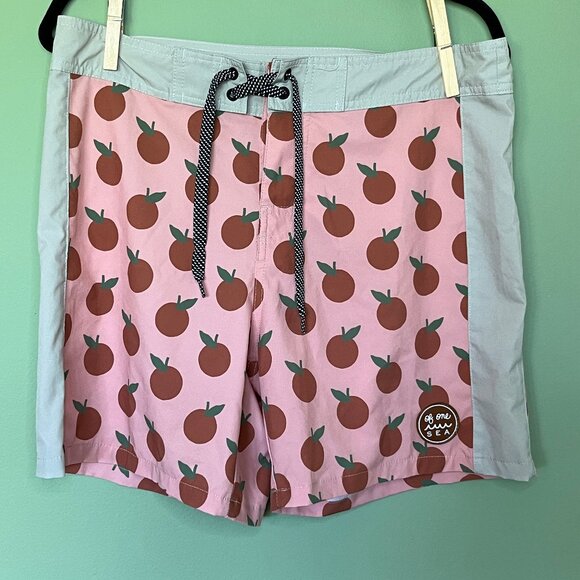 Of One Sea Men's Townshorts in Joie Inn  Peach Collab Print Swimsuit Size 32 - Picture 2 of 10